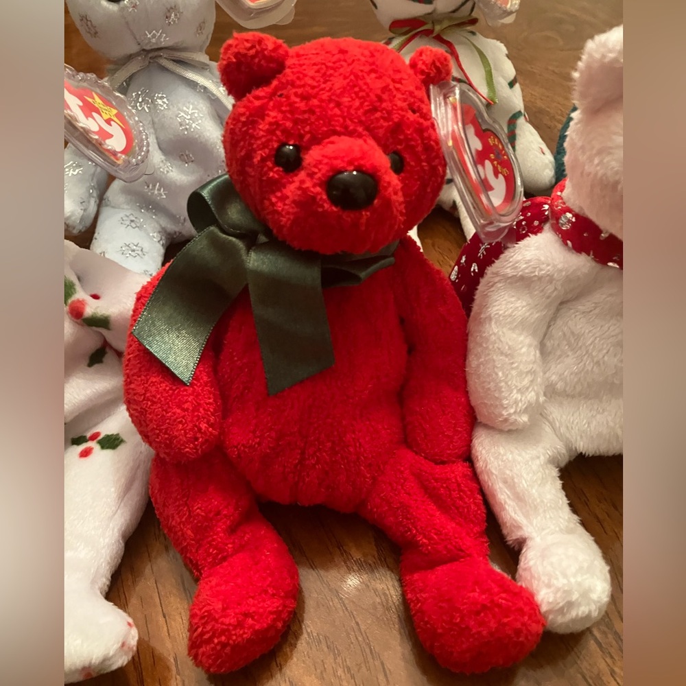 Lot of 7 Ty Christmas Beanie Babies bears. Pet free and smoke free home. - Picture 7 of 9